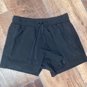 BLACK ATHLETIC SHORTS